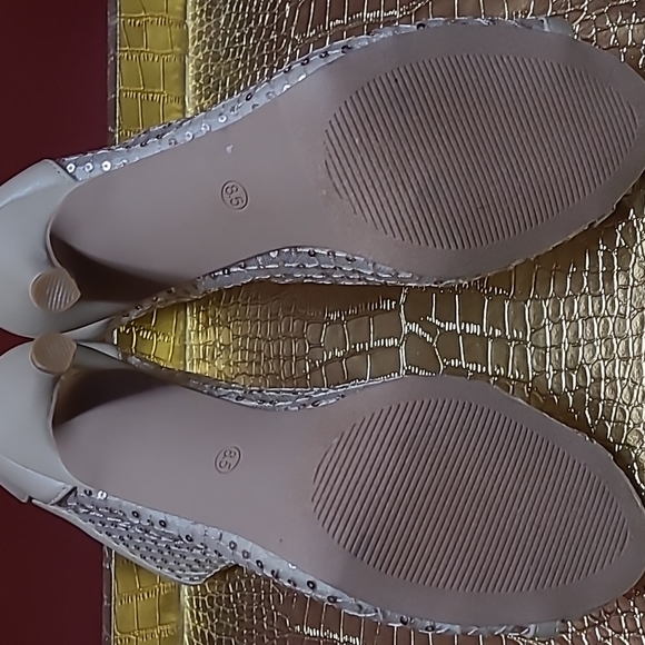 JESSICA CARLYLE  Women's peep toe booties, size 8.5, nude color sandle - Picture 6 of 8